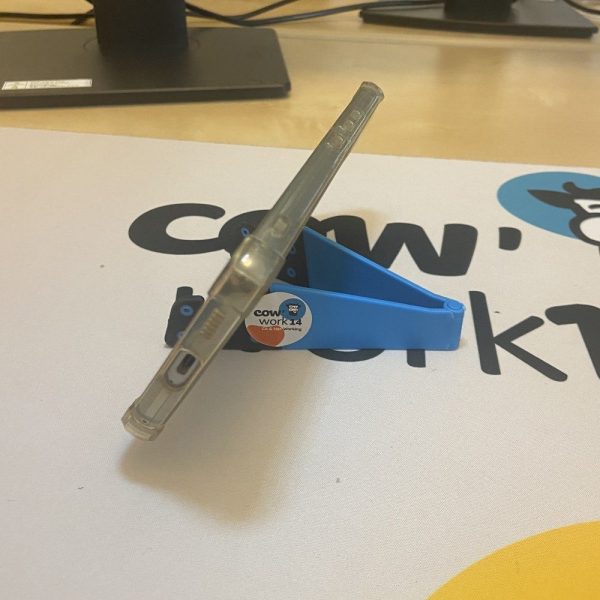 support smartphone2 Support Universel Pliable – Smartphone & Tablette – Réglable & Compact pour Bureau