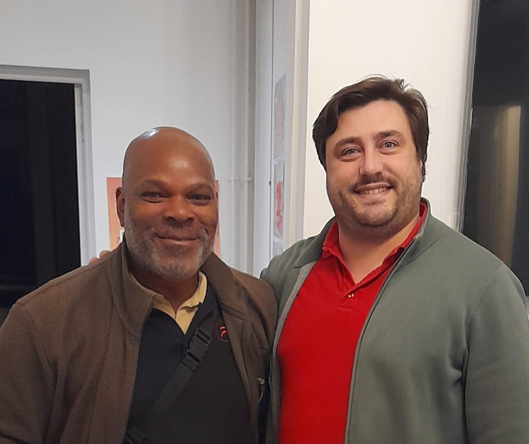 Prise de parole en Public : La présence avant les mots